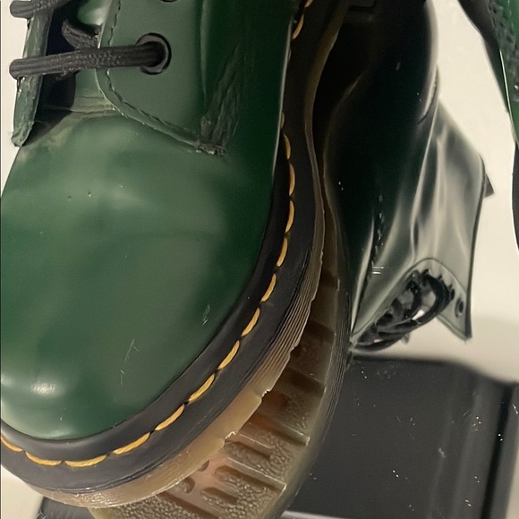 Dr. Martens Green Lace Up Boots for Timeless Style - Picture 4 of 9